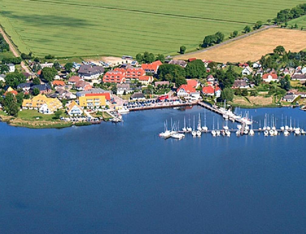 Hotel- & Ferienanlage Kapitaens-Haeuser Breege Exterior foto