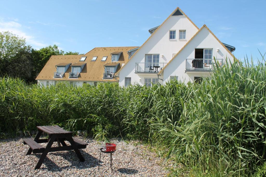 Hotel- & Ferienanlage Kapitaens-Haeuser Breege Exterior foto