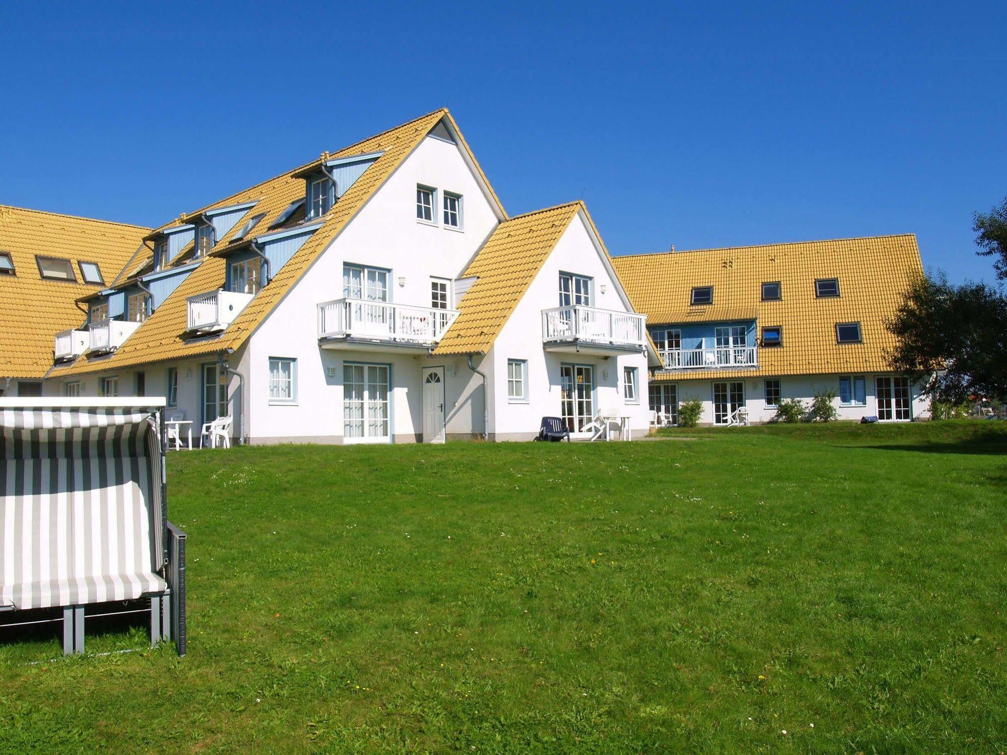Hotel- & Ferienanlage Kapitaens-Haeuser Breege Exterior foto